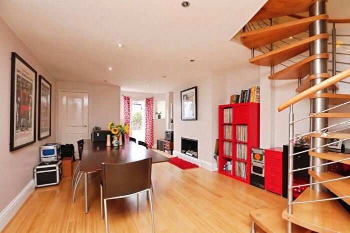 3 Bedroom End Of Terrace House For Sale In Thorpe Road, Norwich, NR1
