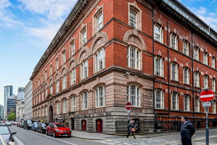 2 Bedroom Flat To Rent In Old Hall Street, Liverpool, Merseyside, L3