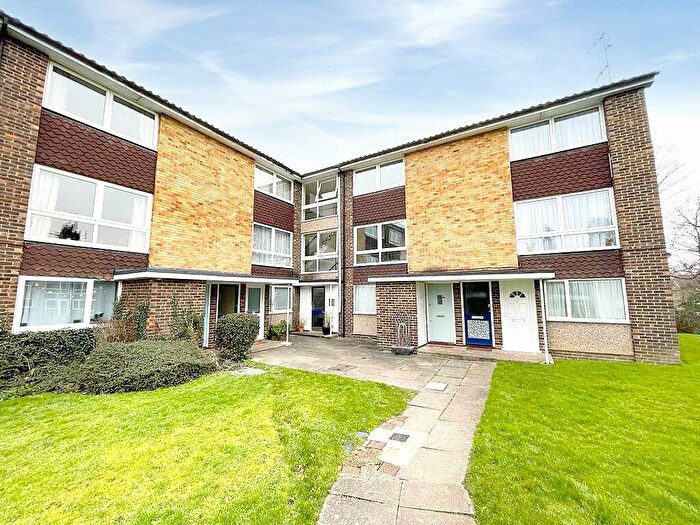2 Bedroom Apartment To Rent In Broadlands Court, Wokingham Road, Bracknell, Berkshire, RG42