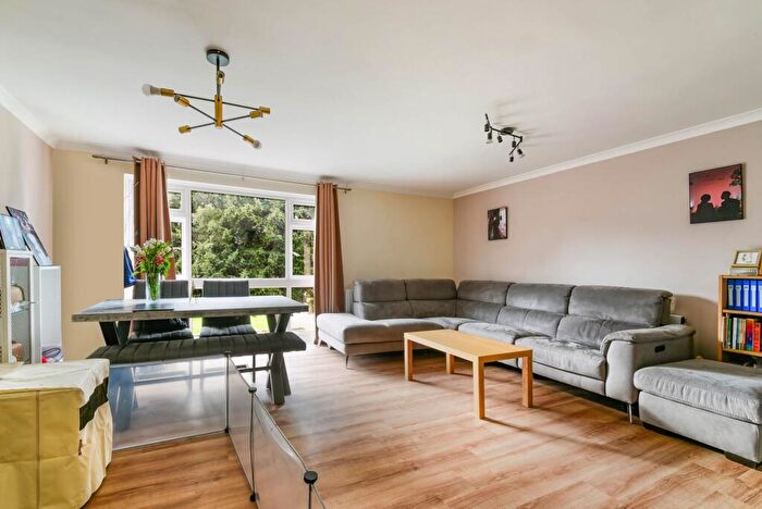 2 Bedroom Apartment To Rent In Denewood, Epsom, KT17