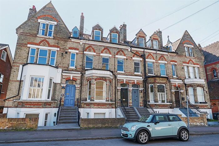 1 Bedroom Apartment For Sale In St. Andrews Road, Surbiton, KT6