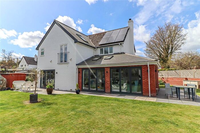 4 Bedroom Detached House For Sale In Lambourne Way, Thruxton, Andover, Hampshire, SP11