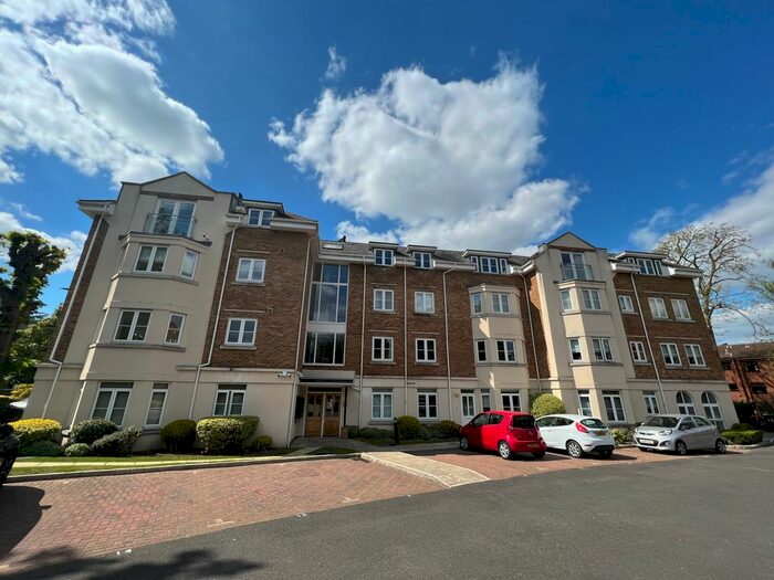 2 Bedroom Flat To Rent In Oakwood Avenue, Beckenham, BR3