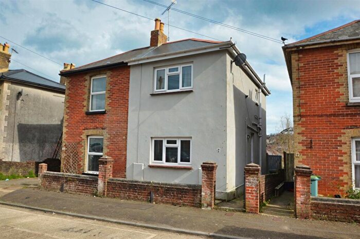3 Bedroom Semi-Detached House For Sale In Central Ryde, PO33