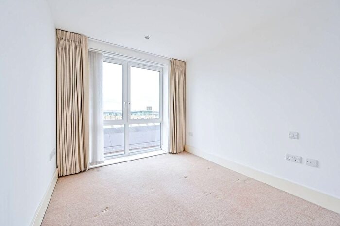2 Bedroom Flat To Rent In Warehouse Court, Woolwich Riverside, London, SE18