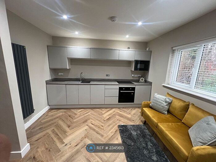 1 Bedroom Flat To Rent In Whalley Range, Manchester, M16