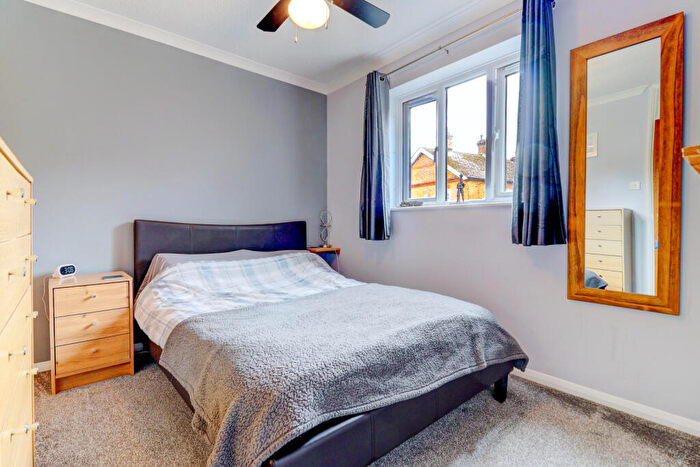 2 Bedroom Apartment For Sale In Station Road, Loudwater, High Wycombe, Buckinghamshire, HP10