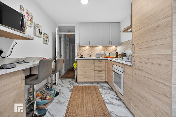 2 Bedroom Semi-Detached Bungalow For Sale In Rhiw'r Ddar, Taffs Well, Cardiff, CF15 - Photo 3