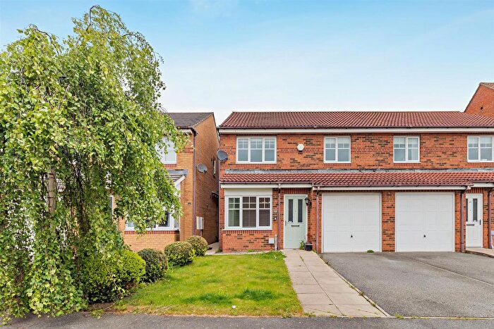 3 Bedroom Semi-detached House For Sale In Haydon Drive, Wallsend, NE28