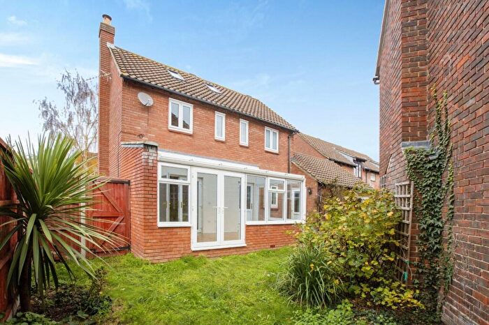 4 Bedroom Link Detached House To Rent In High Meads Road, London, E16