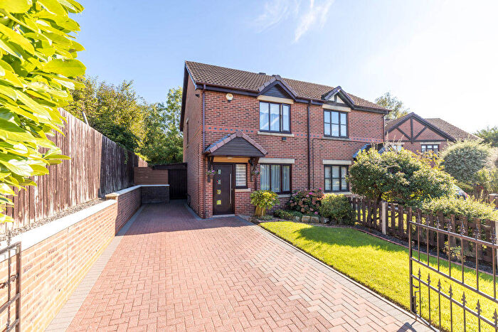 2 Bedroom Semi-Detached House For Sale In Hazeldene, Westhoughton, BL5