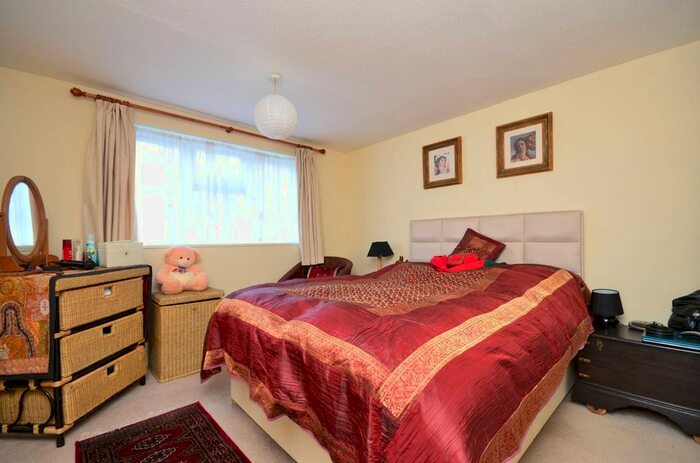 2 Bedroom Flat To Rent In Onslow Street, Guildford, GU1