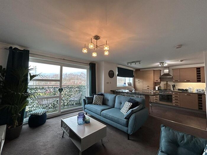 2 Bedroom Flat To Rent In Scapa Way, Stepps, Glasgow, G33