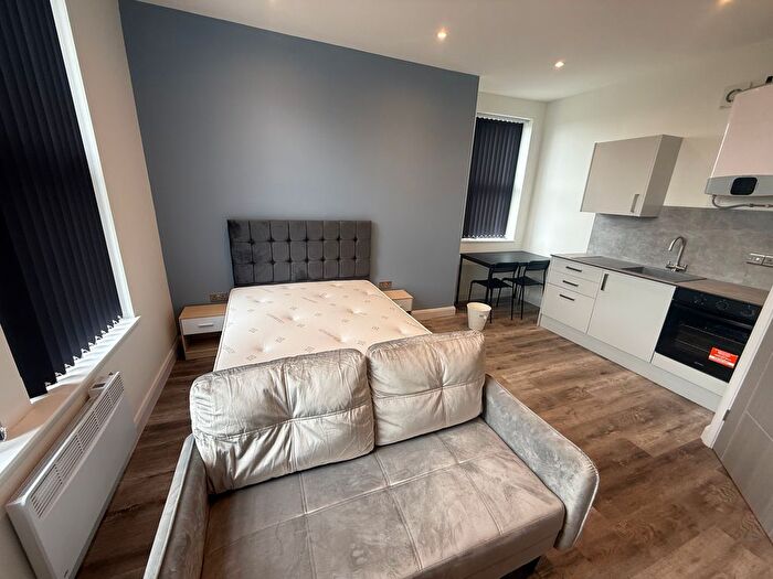 1 Bedroom Flat To Rent In Birkby Lodge Road, Huddersfield, HD2