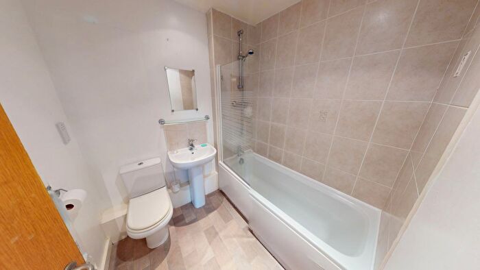 2 Bedroom Flat To Rent In Acton House, Bradford, BD1