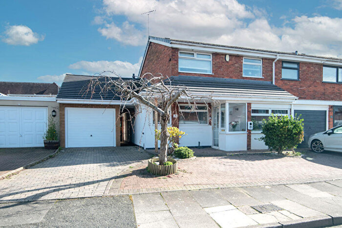 3 Bedroom Semi Detached House For Sale In Stanway Gardens, West Bromwich, B71