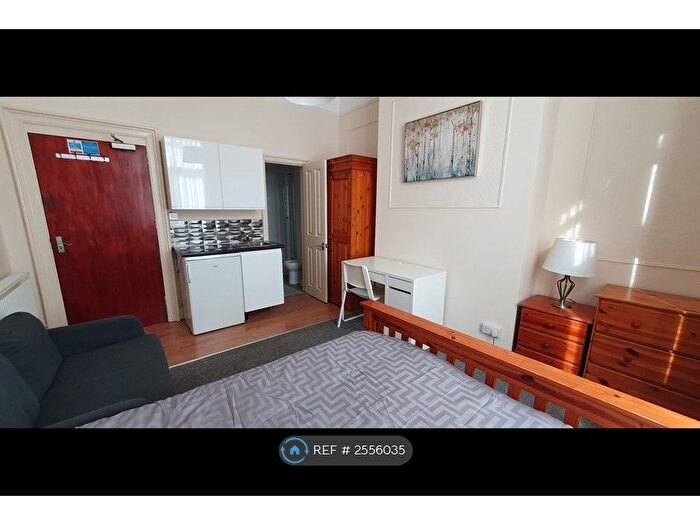 Studio To Rent In Studio, Derby, DE23