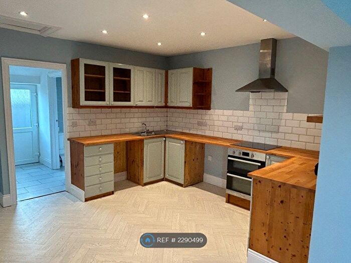2 Bedroom Bungalow To Rent In Trewedna Lane, Perranwell Station, Truro, TR3