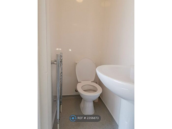 6 Bedroom End Of Terrace House To Rent In Inverness Road, Brighton, BN2