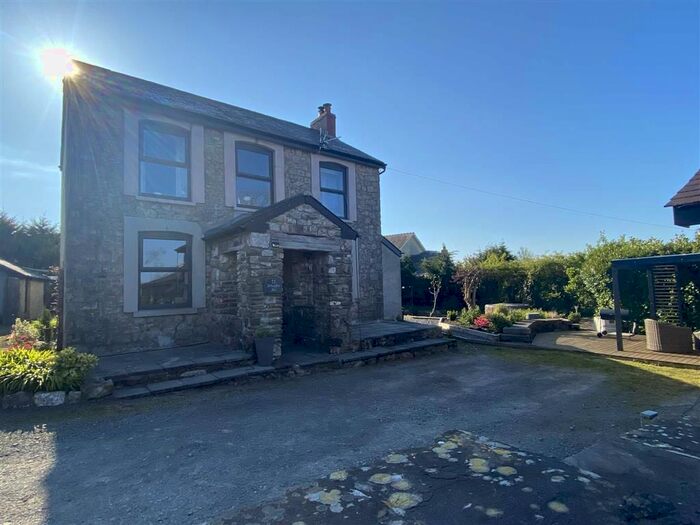 3 Bedroom Detached House For Sale In Rhosfa Road, Upper Brynamman, Ammanford, SA18