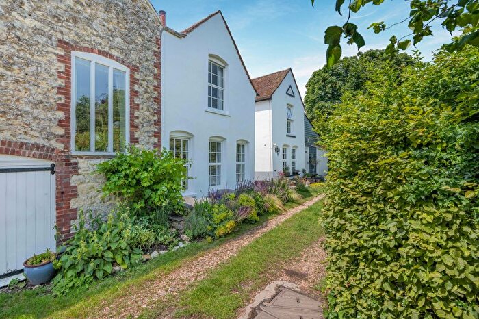 2 Bedroom Semi Detached House For Sale In Market Place, Charing, Kent, TN27