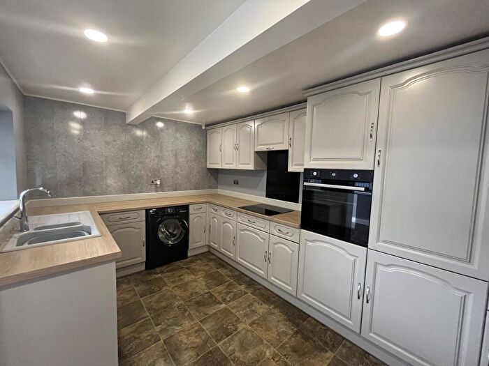 3 Bedroom House To Rent In Hall Villa Lane, DN5