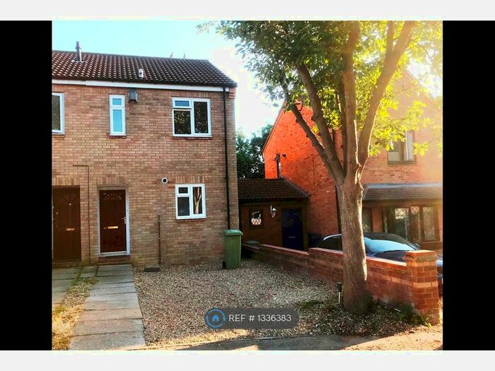 2 Bedroom Semi-Detached House To Rent In Winsford Hill, Milton Keynes, MK4