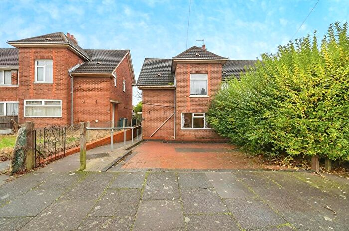 3 Bedroom End Of Terrace House For Sale In Aldbury Road, Warstock, Birmingham, B14