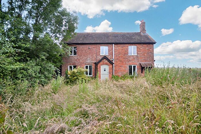 4 Bedroom Detached House For Sale In Appletree Cottage, Sutton Waldron, Blandford Forum, DT11