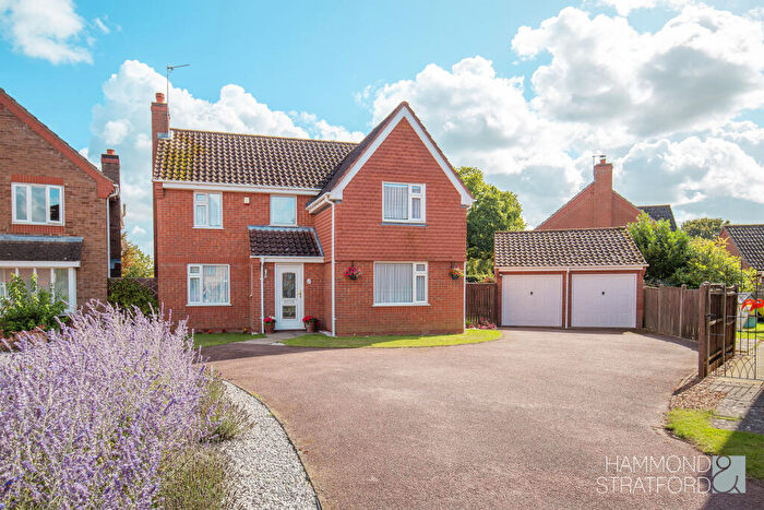 4 Bedroom Detached House For Sale In Blakestone Drive, Thorpe St Andrew, NR7