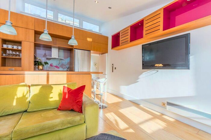 1 Bedroom Flat To Rent In Peter Street, Soho, London, W1F