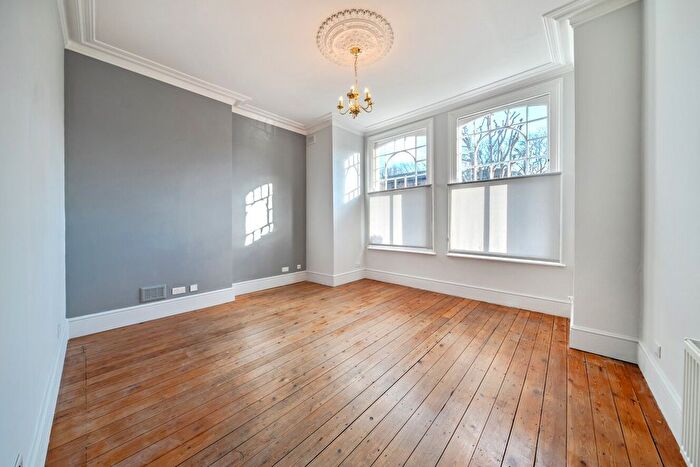 2 Bedroom Flat To Rent In Hillbury Road, London, SW17