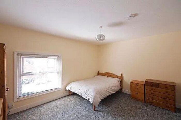 5 Bedroom Detached House To Rent In Denmark Road, Northampton, West Northamptonshire, NN1