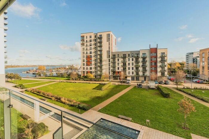 2 Bedroom Flat For Sale In Pegasus Way, Gillingham, Kent, ME7