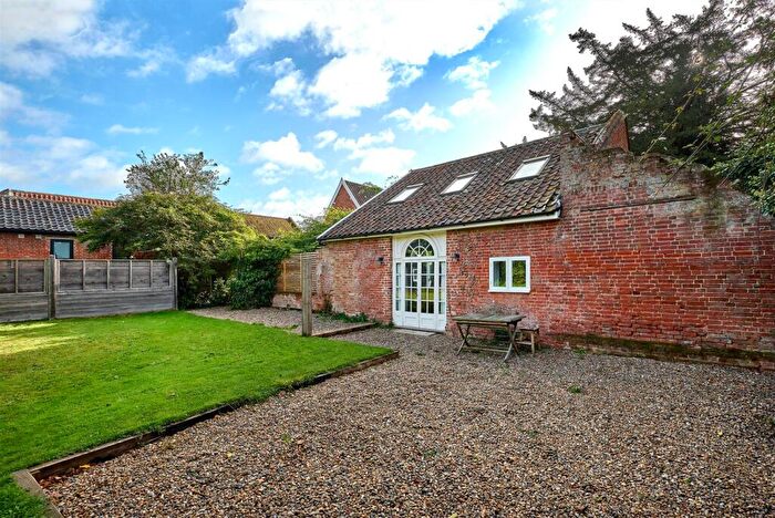 3 Bedroom Barn Conversion For Sale In Redenhall Road, Harleston, IP20