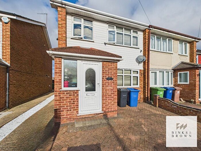 3 Bedroom Semi-Detached House For Sale In Hope Avenue, Stanford Le Hope, Essex, SS17