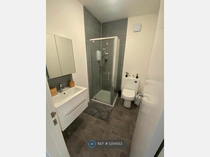 2 Bedroom Flat To Rent In Leigh Road, Eastleigh SO50