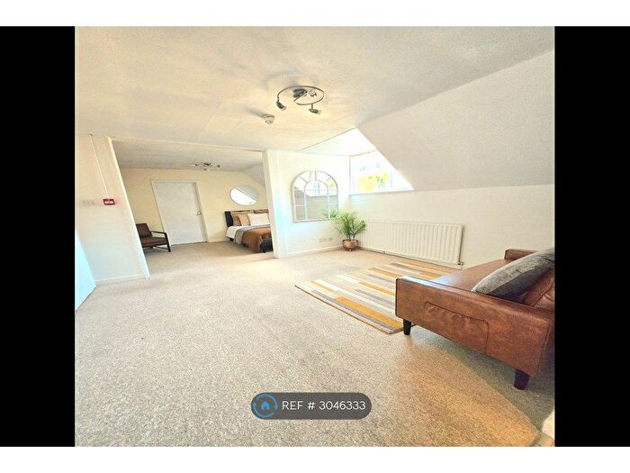 1 Bedroom Flat To Rent In The Courtyard, Bournemouth, BH1