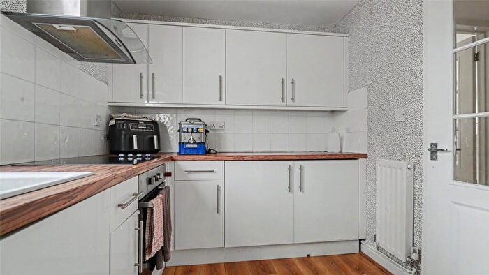 2 Bedroom Maisonette To Rent In Highters Close, Birmingham, West Midlands, B14