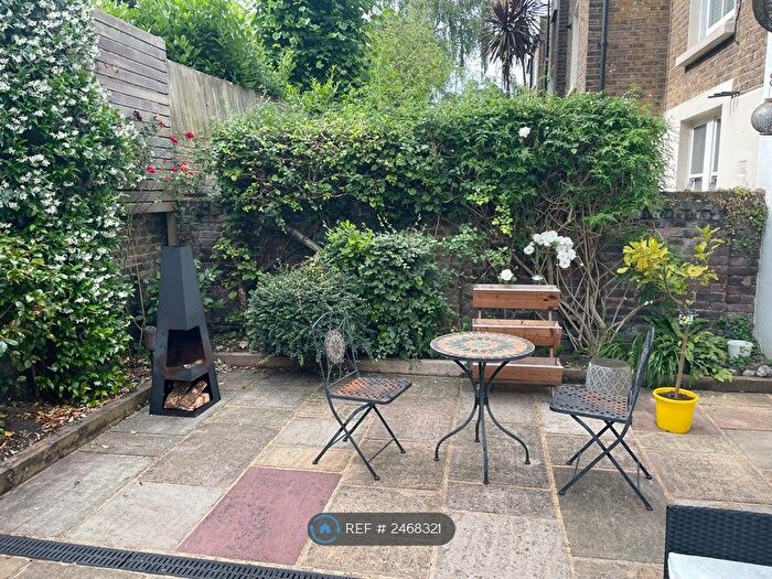 2 Bedroom Flat To Rent In Devonport Road, London, W12