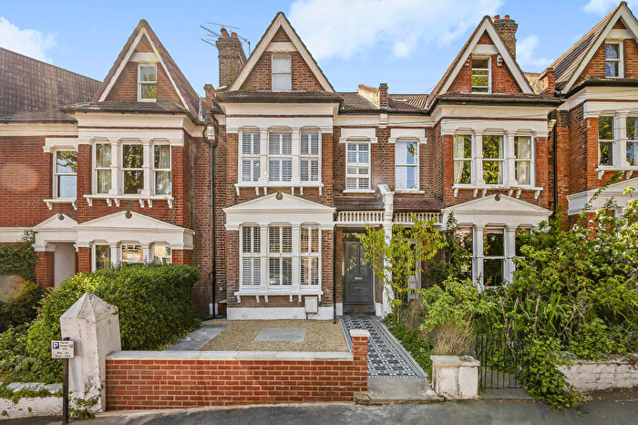 3 Bedroom Flat For Sale In Beckwith Road, London, SE24