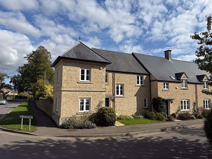 3 Bedroom Retirement Property For Sale In The Orchard, The Croft, Fairford, GL7