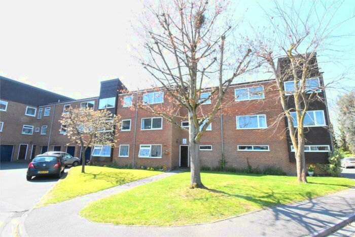 1 Bedroom Apartment To Rent In Bath Court, Powney Road, Maidenhead, Berkshire, SL6