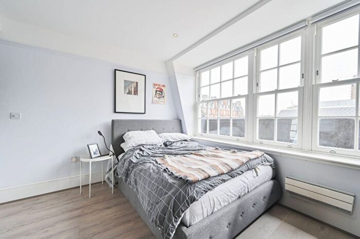 3 Bedroom Flat To Rent In Drury Lane, Covent Garden, London, WC2B