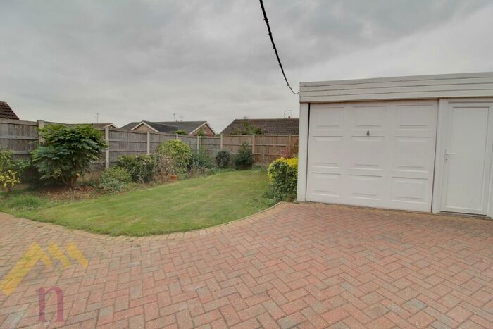 2 Bedroom Bungalow To Rent In Parkway, Armthorpe, Doncaster, DN3