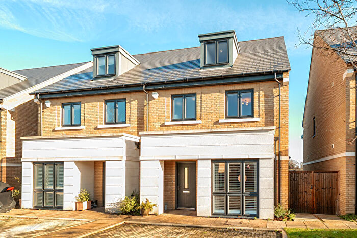 4 Bedroom House For Sale In Orchard Farm Avenue, East Molesey, KT8