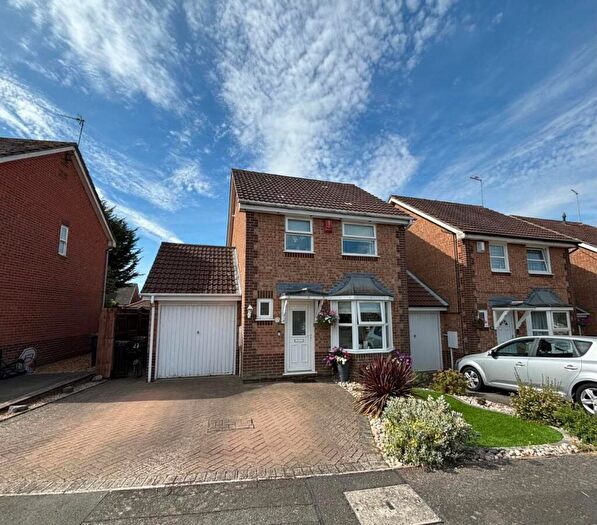 3 Bedroom Link Detached House For Sale In Lambrook Drive, East Hunsbury, Northampton, NN4