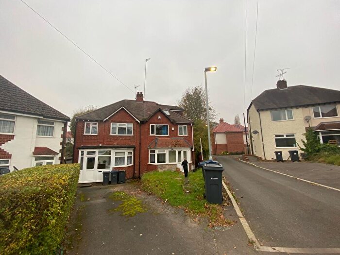 4 Bedroom House To Rent In Woodleigh Avenue, Birmingham, B17