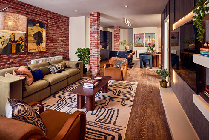 2 Bedroom Flat For Sale In Regent Road, Liverpool, L3