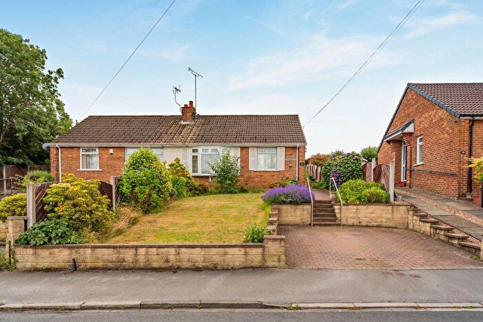 3 Bedroom Semi Detached House For Sale In Brighton Avenue, Morley, Leeds, LS27